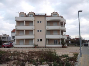  Apartments Angie  Биоград На Мору
